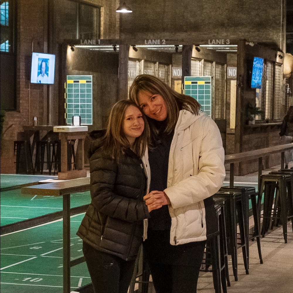 Meet your Posher, Leslie